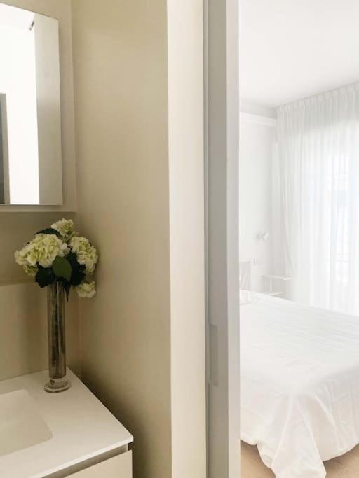 The Window On The Theatre And The Cathedral - Luxury Apartment Комо Экстерьер фото