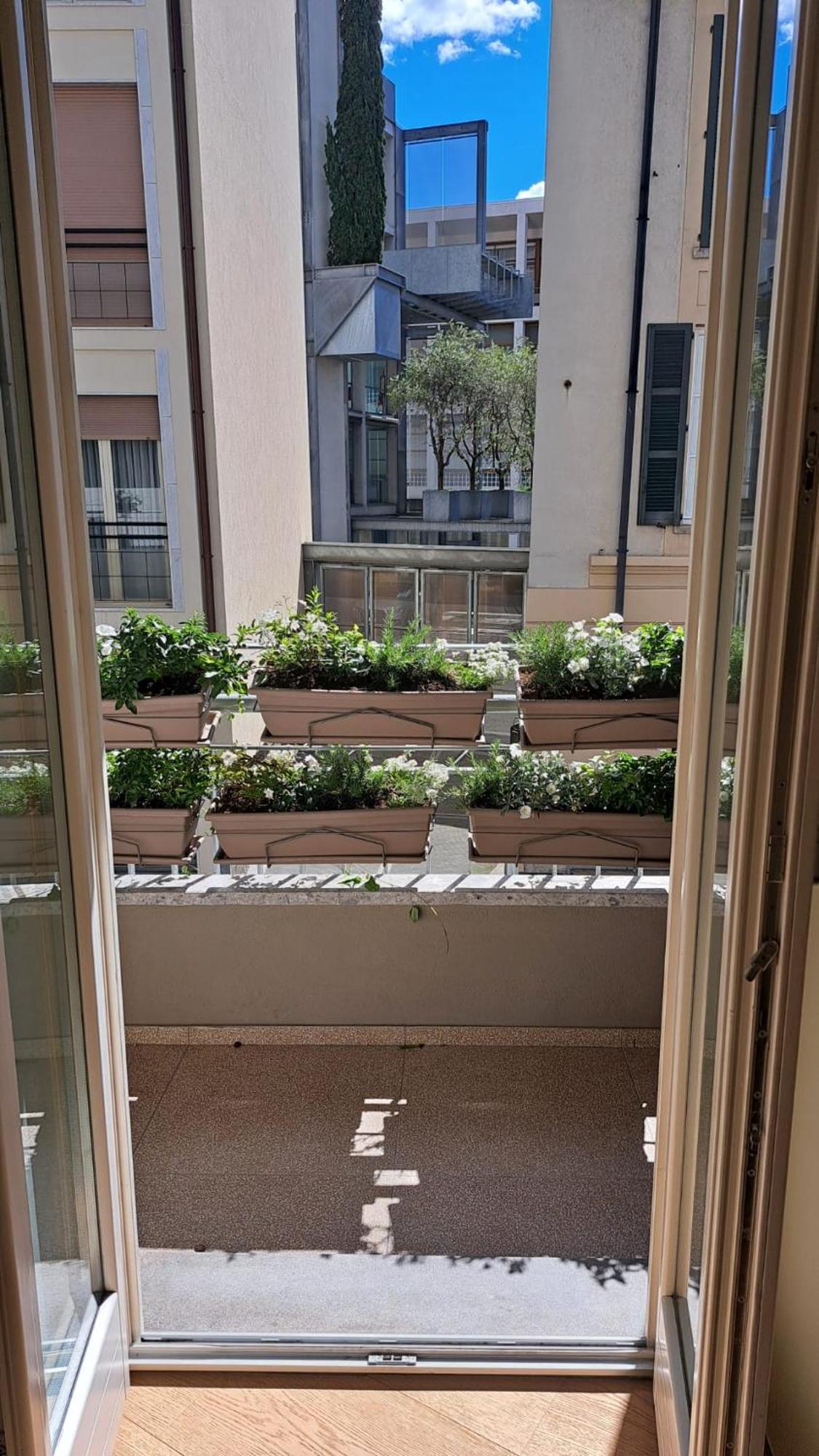 The Window On The Theatre And The Cathedral - Luxury Apartment Комо Экстерьер фото